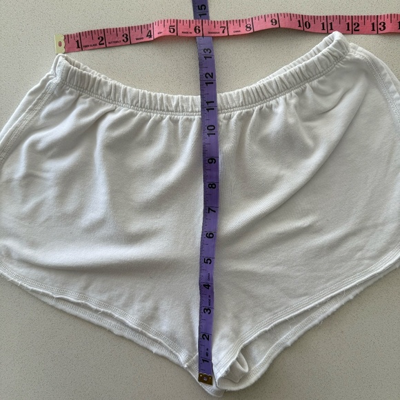 Brandy Melville White Shorts - Picture 5 of 6